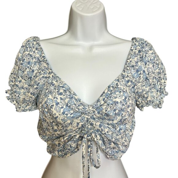 Hollister Cropped Blue Soft Floral  Top - Picture 2 of 6